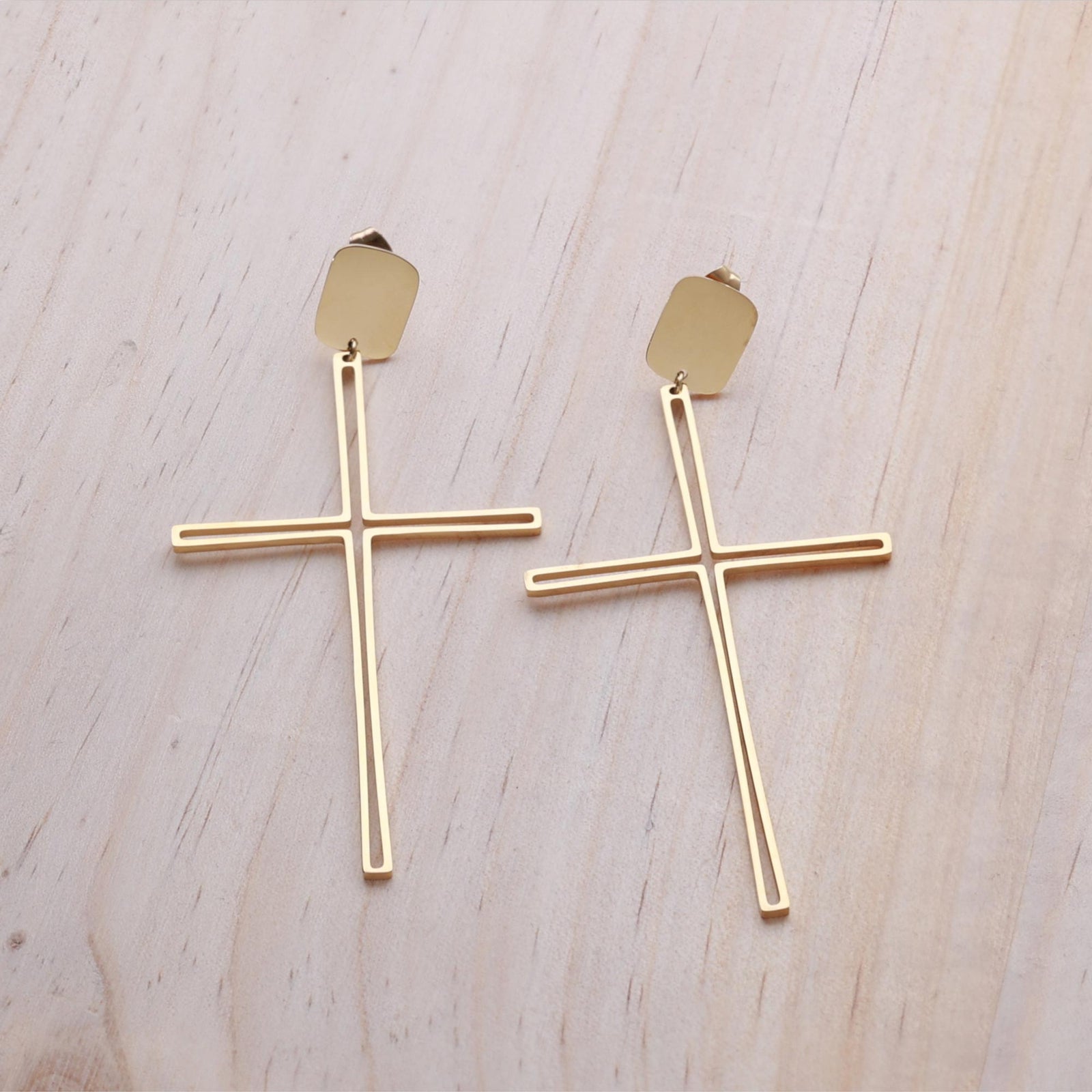 Pendientes Crucifijo