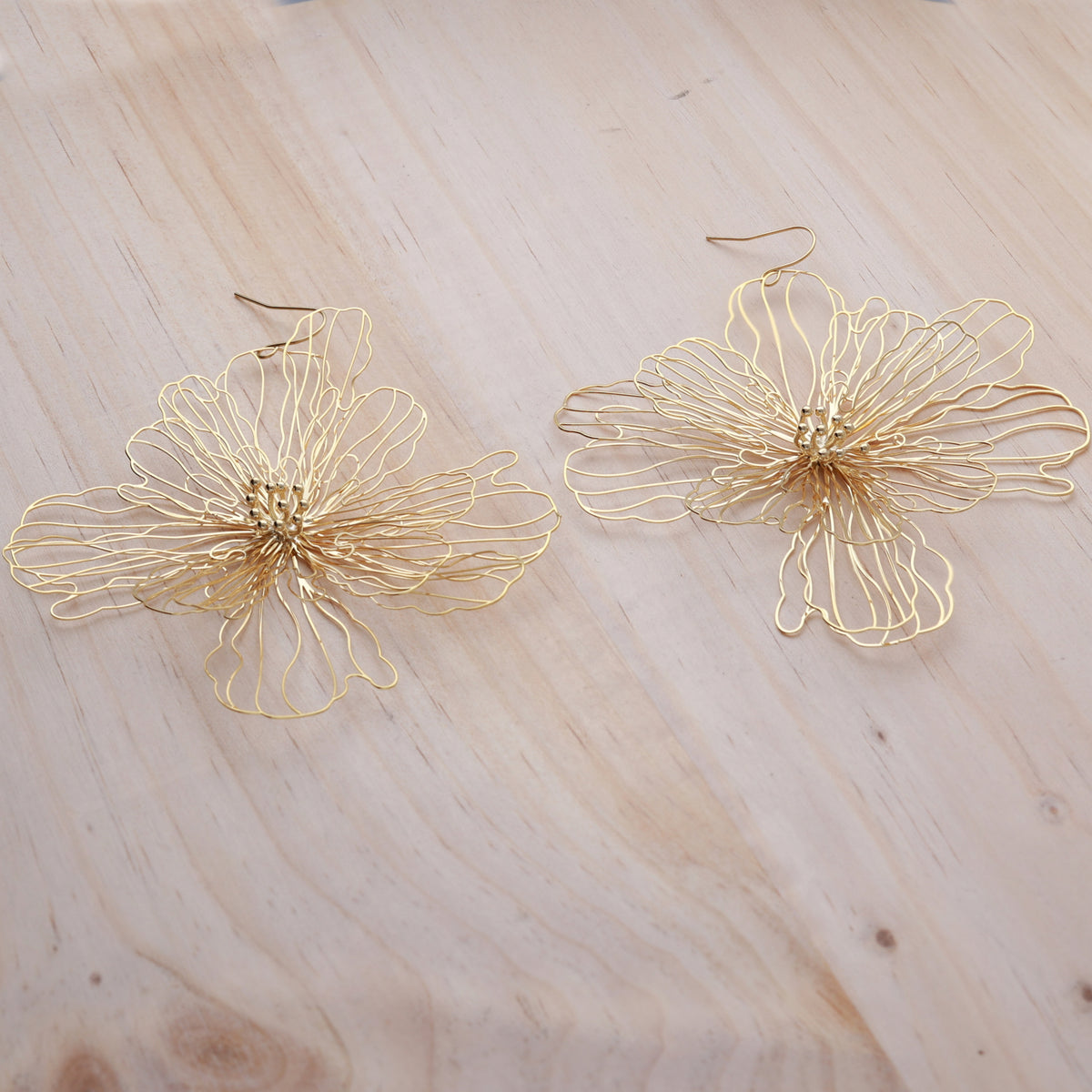 Pendientes Flor Grande Dorada